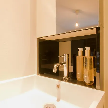Premium Holidays - Modern Memling Near The Of Apartamento